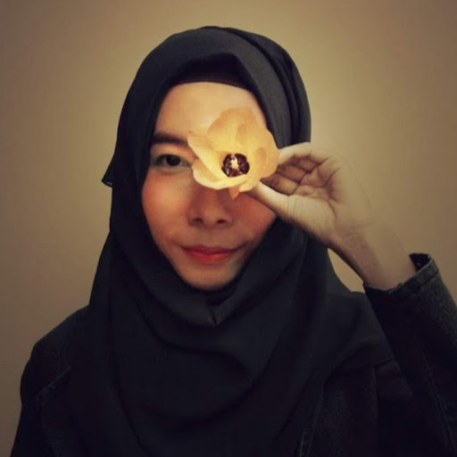 celana dalam wulan guritno