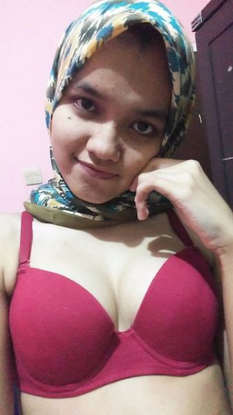 memek stw jilbab