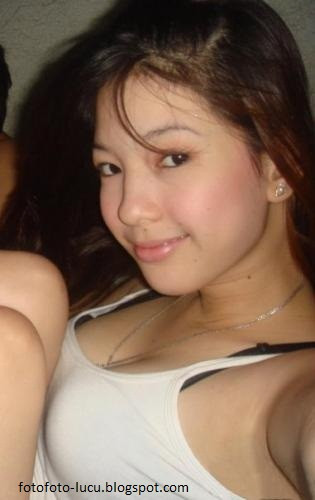 ibu jilbab pamer memek