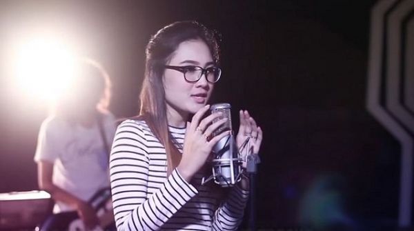 dangdut pamer memek