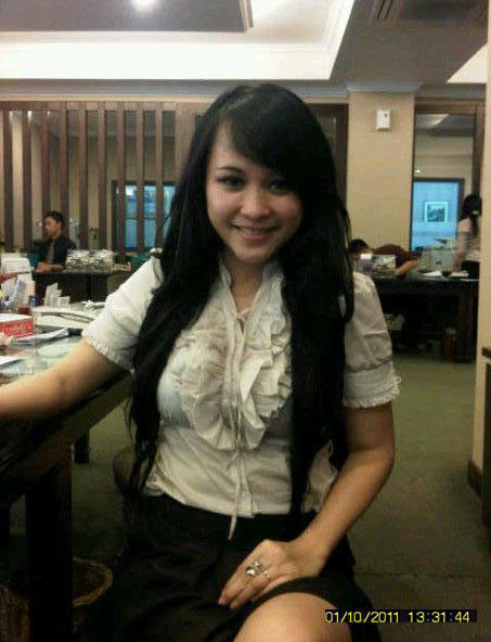 cewek tidur kosan