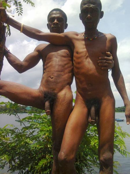 telanjang ciuman