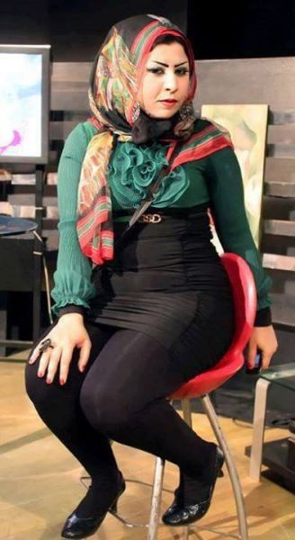ngocok memek muncrat bergerak