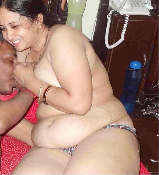 artis tetek besar