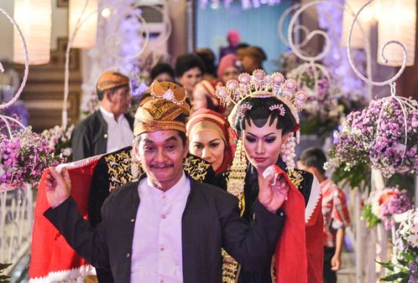 syahrini hot