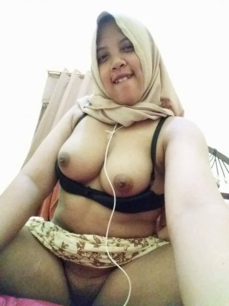 memek stw jilbab