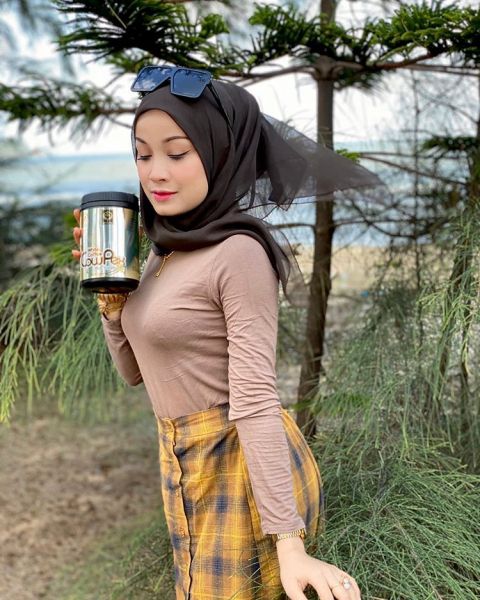 indonesian cewek payudara