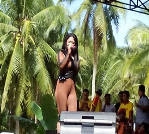 syahrini seksi