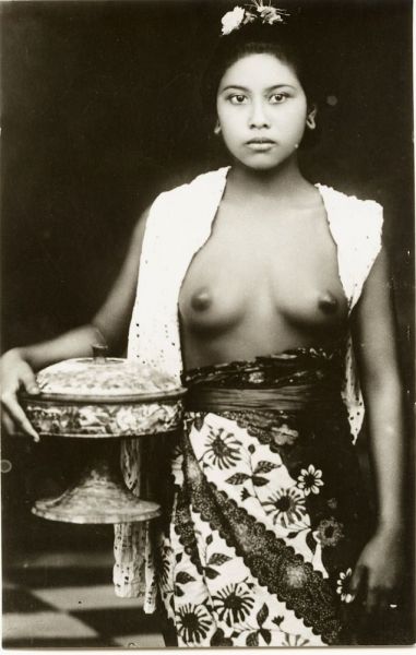 ambon bugil