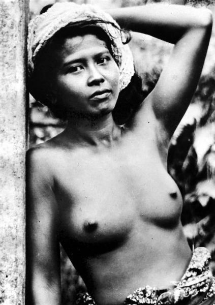 bugil artis sarah azhari