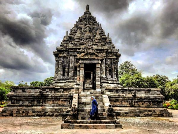 candi borobudur adalah