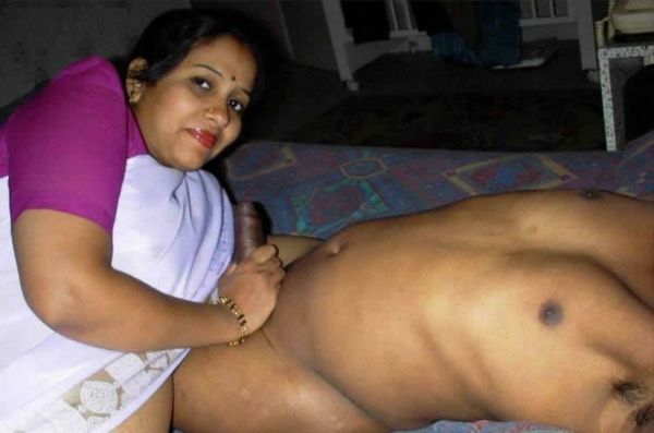 sexy indian auntis