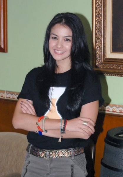 revalina s temat sekarang dengan keluarga